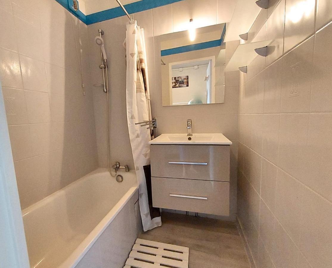 Apartamento Hypercenter 27 M With Wifi And Shared Pool Fréjus Exterior foto